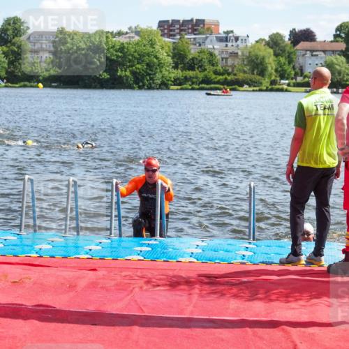 16.06.2024 - 7 Türme Triathlon KatJ http://msf.ph/oto/6299282 16.06.2024 11:14:38 Schwimmen 215, 229, 260 meine-sportfotos.de