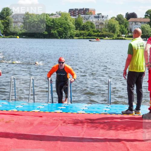16.06.2024 - 7 Türme Triathlon KatJ http://msf.ph/oto/6299297 16.06.2024 11:14:39 Schwimmen 215, 229, 260, 267 meine-sportfotos.de