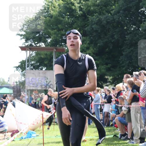 16.06.2024 - 26. Vierlanden-Triathlon Lena Gebhardt http://msf.ph/oto/6299298 16.06.2024 10:57:58 Schwimmen 244, 253, 269, 275, 298, 316, 244, 253, 269, 275, 298, 316 meine-sportfotos.de