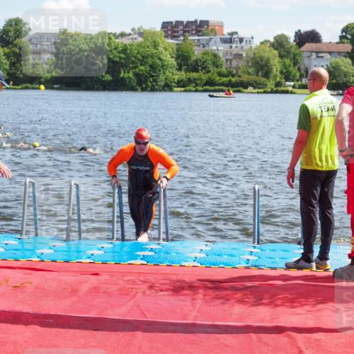 16.06.2024 - 7 Türme Triathlon KatJ http://msf.ph/oto/6299305 16.06.2024 11:14:39 Schwimmen 215, 229, 260, 267 meine-sportfotos.de