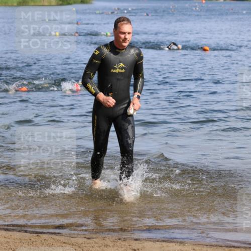 16.06.2024 - 26. Vierlanden-Triathlon Strokosch-Dieckow http://msf.ph/oto/6299317 16.06.2024 09:42:24 Schwimmen 65, 145, 177, 180, 65, 145, 177, 180 meine-sportfotos.de