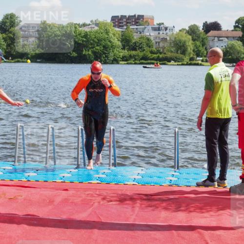16.06.2024 - 7 Türme Triathlon KatJ http://msf.ph/oto/6299325 16.06.2024 11:14:40 Schwimmen 215, 229, 260, 267 meine-sportfotos.de