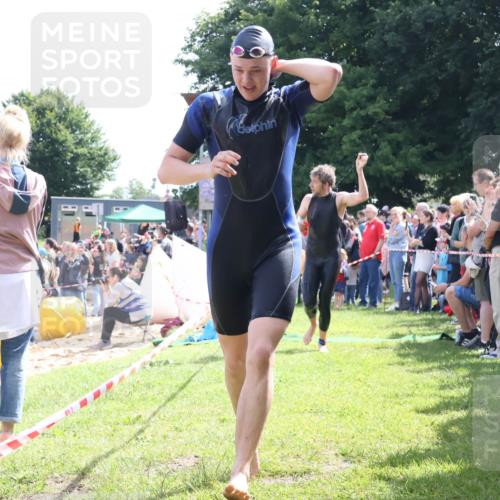 16.06.2024 - 26. Vierlanden-Triathlon Lena Gebhardt http://msf.ph/oto/6299344 16.06.2024 10:58:01 Schwimmen 244, 253, 269, 275, 298, 302, 316, 244, 253, 269, 275, 298, 302, 316 meine-sportfotos.de