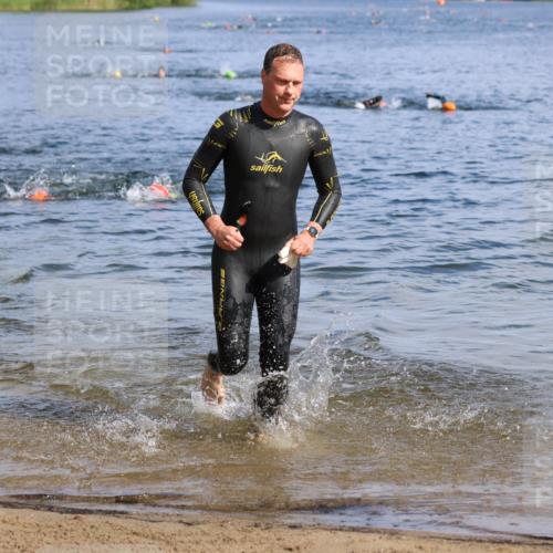 16.06.2024 - 26. Vierlanden-Triathlon Strokosch-Dieckow http://msf.ph/oto/6299345 16.06.2024 09:42:25 Schwimmen 65, 145, 177, 180, 65, 145, 177, 180 meine-sportfotos.de