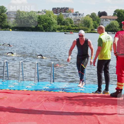 16.06.2024 - 7 Türme Triathlon KatJ http://msf.ph/oto/6299378 16.06.2024 11:14:47 Schwimmen 21, 45, 166, 215, 260, 267 meine-sportfotos.de