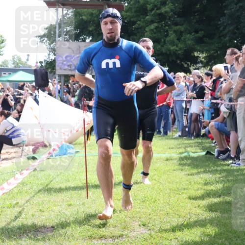 16.06.2024 - 26. Vierlanden-Triathlon Lena Gebhardt http://msf.ph/oto/6299403 16.06.2024 10:58:07 Schwimmen 253, 254, 298, 302, 316, 349, 253, 254, 298, 302, 316, 349 meine-sportfotos.de