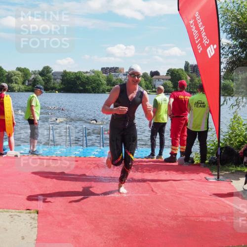 16.06.2024 - 7 Türme Triathlon KatJ http://msf.ph/oto/6299420 16.06.2024 11:14:48 Schwimmen 21, 45, 166, 215, 260, 267 meine-sportfotos.de