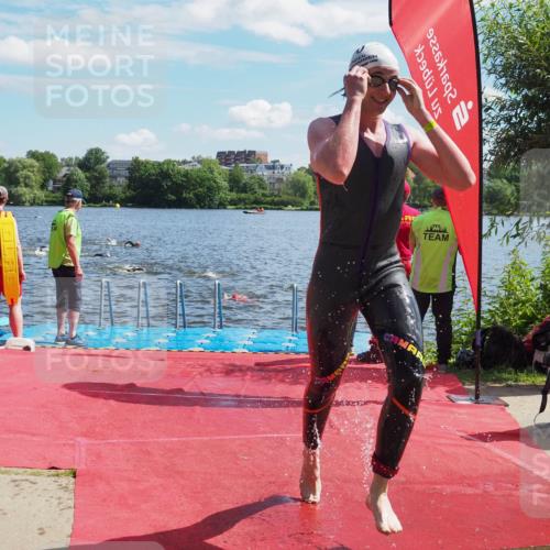16.06.2024 - 7 Türme Triathlon KatJ http://msf.ph/oto/6299439 16.06.2024 11:14:49 Schwimmen 21, 45, 166, 215, 260, 267 meine-sportfotos.de