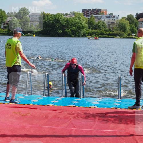 16.06.2024 - 7 Türme Triathlon KatJ http://msf.ph/oto/6299446 16.06.2024 11:15:02 Schwimmen 21, 45, 166, 215, 260, 267, 287, 294 meine-sportfotos.de