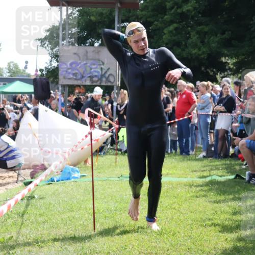 16.06.2024 - 26. Vierlanden-Triathlon Lena Gebhardt http://msf.ph/oto/6299458 16.06.2024 10:58:12 Schwimmen 253, 254, 298, 302, 349, 253, 254, 298, 302, 349 meine-sportfotos.de