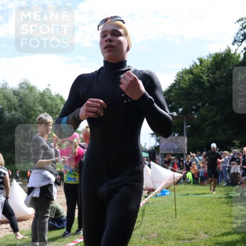16.06.2024 - 26. Vierlanden-Triathlon Lena Gebhardt http://msf.ph/oto/6299508 16.06.2024 10:58:15 Schwimmen 253, 254, 257, 288, 302, 345, 349, 253, 254, 257, 288, 302, 345, 349 meine-sportfotos.de