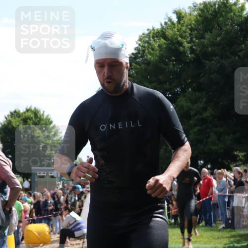 16.06.2024 - 26. Vierlanden-Triathlon Lena Gebhardt http://msf.ph/oto/6299562 16.06.2024 10:58:20 Schwimmen 254, 257, 265, 288, 302, 345, 346, 349, 254, 257, 265, 288, 302, 345, 346, 349 meine-sportfotos.de