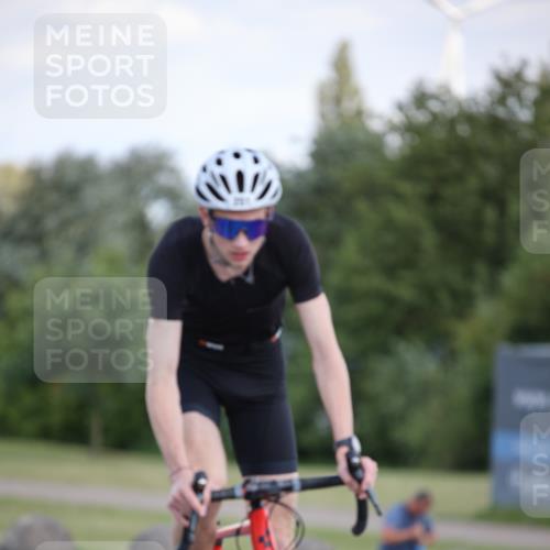 16.06.2024 - 26. Vierlanden-Triathlon Jannik Wohlers http://msf.ph/oto/6299594 16.06.2024 11:38:28 Radfahren 68, 116, 251, 298, 324, 329, 332, 346 meine-sportfotos.de