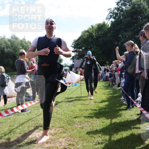 16.06.2024 - 26. Vierlanden-Triathlon Lena Gebhardt http://msf.ph/oto/6299669 16.06.2024 10:58:32 Schwimmen 257, 265, 288, 345, 346, 257, 265, 288, 345, 346 meine-sportfotos.de
