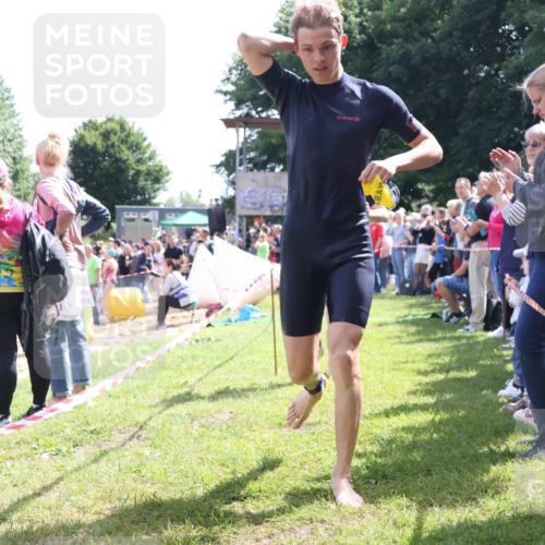 16.06.2024 - 26. Vierlanden-Triathlon Lena Gebhardt http://msf.ph/oto/6299721 16.06.2024 10:58:35 Schwimmen 265, 345, 346, 265, 345, 346 meine-sportfotos.de