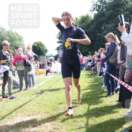 16.06.2024 - 26. Vierlanden-Triathlon Lena Gebhardt http://msf.ph/oto/6299728 16.06.2024 10:58:35 Schwimmen 265, 345, 346, 265, 345, 346 meine-sportfotos.de