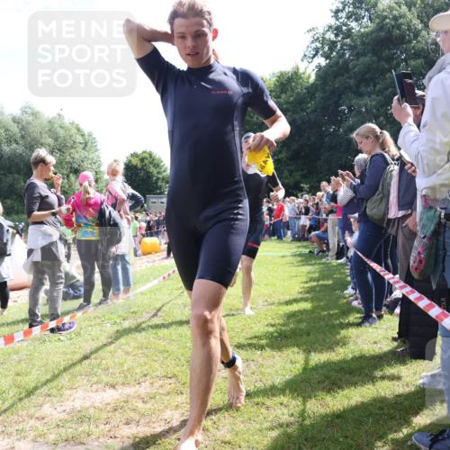 16.06.2024 - 26. Vierlanden-Triathlon Lena Gebhardt http://msf.ph/oto/6299732 16.06.2024 10:58:36 Schwimmen 265, 281, 346, 265, 281, 346 meine-sportfotos.de