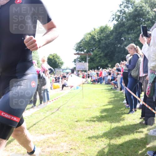 16.06.2024 - 26. Vierlanden-Triathlon Lena Gebhardt http://msf.ph/oto/6299749 16.06.2024 10:58:37 Schwimmen 251, 265, 281, 346, 251, 265, 281, 346 meine-sportfotos.de