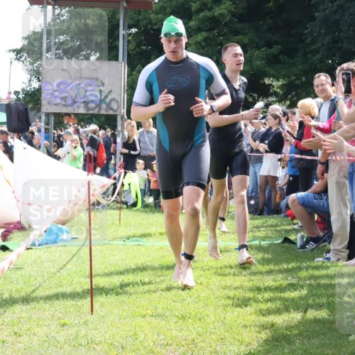 16.06.2024 - 26. Vierlanden-Triathlon Lena Gebhardt http://msf.ph/oto/6299777 16.06.2024 10:58:52 Schwimmen 251, 281, 304, 317, 320, 322, 251, 281, 304, 317, 320, 322 meine-sportfotos.de