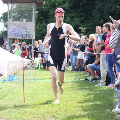 16.06.2024 - 26. Vierlanden-Triathlon Lena Gebhardt http://msf.ph/oto/6299863 16.06.2024 10:58:59 Schwimmen 262, 304, 317, 322, 351, 262, 304, 317, 322, 351 meine-sportfotos.de