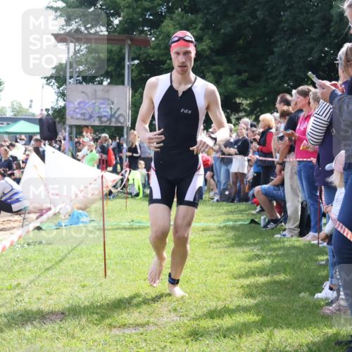 16.06.2024 - 26. Vierlanden-Triathlon Lena Gebhardt http://msf.ph/oto/6299870 16.06.2024 10:59:00 Schwimmen 262, 304, 317, 322, 351, 262, 304, 317, 322, 351 meine-sportfotos.de