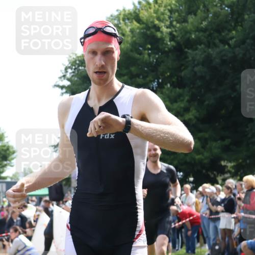 16.06.2024 - 26. Vierlanden-Triathlon Lena Gebhardt http://msf.ph/oto/6299880 16.06.2024 10:59:01 Schwimmen 262, 304, 317, 322, 351, 262, 304, 317, 322, 351 meine-sportfotos.de