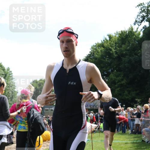 16.06.2024 - 26. Vierlanden-Triathlon Lena Gebhardt http://msf.ph/oto/6299883 16.06.2024 10:59:01 Schwimmen 262, 304, 317, 322, 351, 262, 304, 317, 322, 351 meine-sportfotos.de