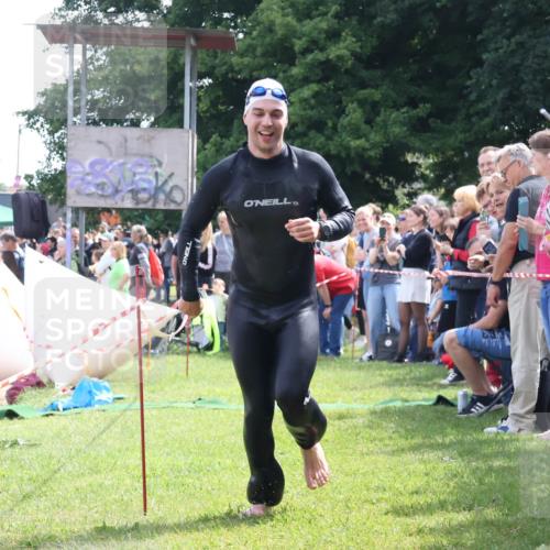 16.06.2024 - 26. Vierlanden-Triathlon Lena Gebhardt http://msf.ph/oto/6299908 16.06.2024 10:59:06 Schwimmen 247, 262, 270, 304, 315, 322, 325, 351, 247, 262, 270, 304, 315, 322, 325, 351 meine-sportfotos.de