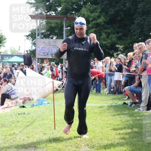 16.06.2024 - 26. Vierlanden-Triathlon Lena Gebhardt http://msf.ph/oto/6299915 16.06.2024 10:59:06 Schwimmen 247, 262, 270, 304, 315, 322, 325, 351, 247, 262, 270, 304, 315, 322, 325, 351 meine-sportfotos.de