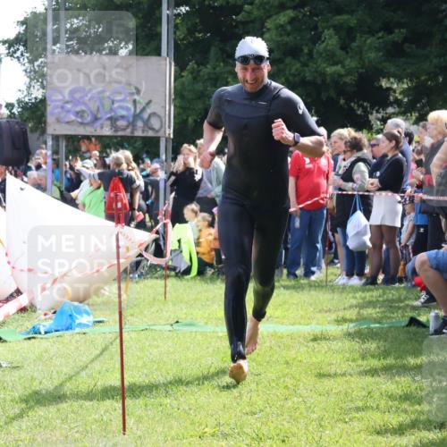 16.06.2024 - 26. Vierlanden-Triathlon Lena Gebhardt http://msf.ph/oto/6300132 16.06.2024 10:59:25 Schwimmen 270, 280, 312, 330, 270, 280, 312, 330 meine-sportfotos.de