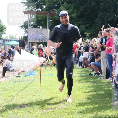 16.06.2024 - 26. Vierlanden-Triathlon Lena Gebhardt http://msf.ph/oto/6300152 16.06.2024 10:59:27 Schwimmen 280, 312, 330, 280, 312, 330 meine-sportfotos.de