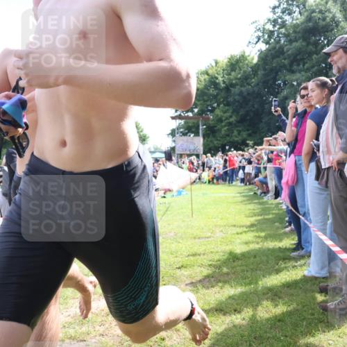 16.06.2024 - 26. Vierlanden-Triathlon Lena Gebhardt http://msf.ph/oto/6300249 16.06.2024 10:59:32 Schwimmen 271, 280, 330, 271, 280, 330 meine-sportfotos.de