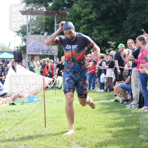 16.06.2024 - 26. Vierlanden-Triathlon Lena Gebhardt http://msf.ph/oto/6300302 16.06.2024 10:59:46 Schwimmen 230, 232, 242, 248, 271, 285, 230, 232, 242, 248, 271, 285 meine-sportfotos.de