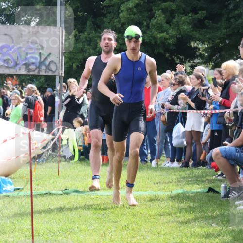 16.06.2024 - 26. Vierlanden-Triathlon Lena Gebhardt http://msf.ph/oto/6300354 16.06.2024 10:59:52 Schwimmen 230, 232, 242, 246, 248, 284, 285, 337, 230, 232, 242, 246, 248, 284, 285, 337 meine-sportfotos.de