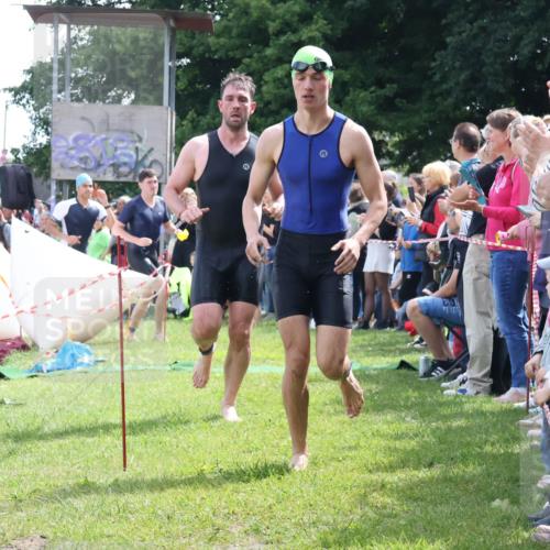 16.06.2024 - 26. Vierlanden-Triathlon Lena Gebhardt http://msf.ph/oto/6300371 16.06.2024 10:59:53 Schwimmen 230, 232, 242, 246, 248, 284, 285, 335, 337, 230, 232, 242, 246, 248, 284, 285, 335, 337 meine-sportfotos.de