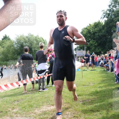 16.06.2024 - 26. Vierlanden-Triathlon Lena Gebhardt http://msf.ph/oto/6300415 16.06.2024 10:59:56 Schwimmen 230, 232, 242, 246, 248, 261, 284, 285, 286, 335, 337, 230, 232, 242, 246, 248, 261, 284, 285, 286, 335, 337 meine-sportfotos.de