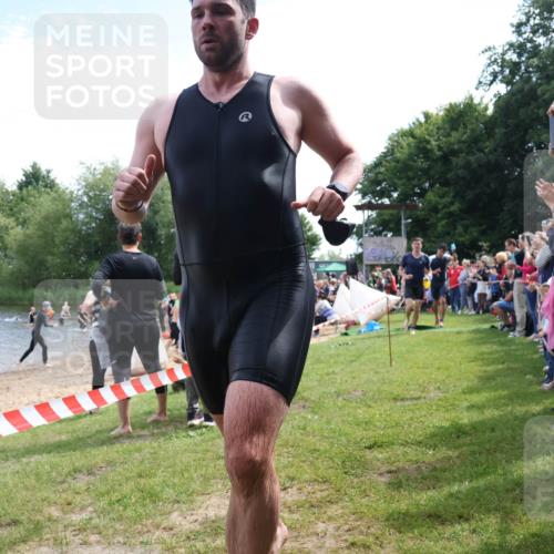 16.06.2024 - 26. Vierlanden-Triathlon Lena Gebhardt http://msf.ph/oto/6300421 16.06.2024 10:59:56 Schwimmen 230, 232, 242, 246, 248, 261, 284, 285, 286, 335, 337, 230, 232, 242, 246, 248, 261, 284, 285, 286, 335, 337 meine-sportfotos.de