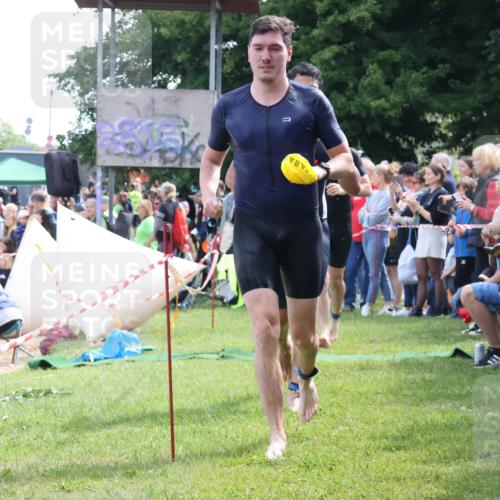 16.06.2024 - 26. Vierlanden-Triathlon Lena Gebhardt http://msf.ph/oto/6300434 16.06.2024 10:59:57 Schwimmen 230, 232, 242, 246, 248, 261, 284, 285, 286, 335, 337, 230, 232, 242, 246, 248, 261, 284, 285, 286, 335, 337 meine-sportfotos.de