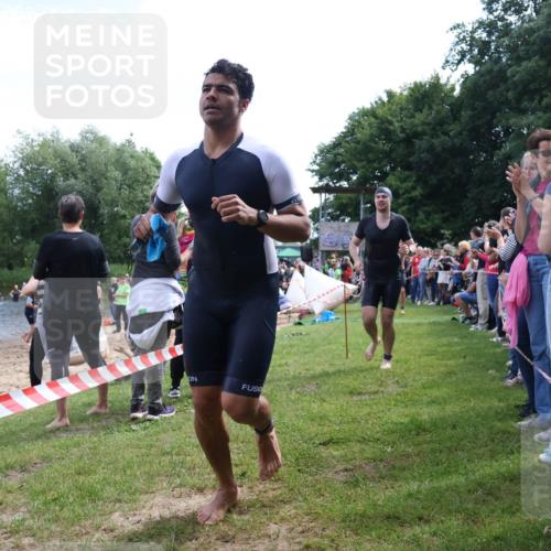 16.06.2024 - 26. Vierlanden-Triathlon Lena Gebhardt http://msf.ph/oto/6300483 16.06.2024 11:00:00 Schwimmen 232, 242, 246, 248, 261, 284, 286, 335, 337, 232, 242, 246, 248, 261, 284, 286, 335, 337 meine-sportfotos.de