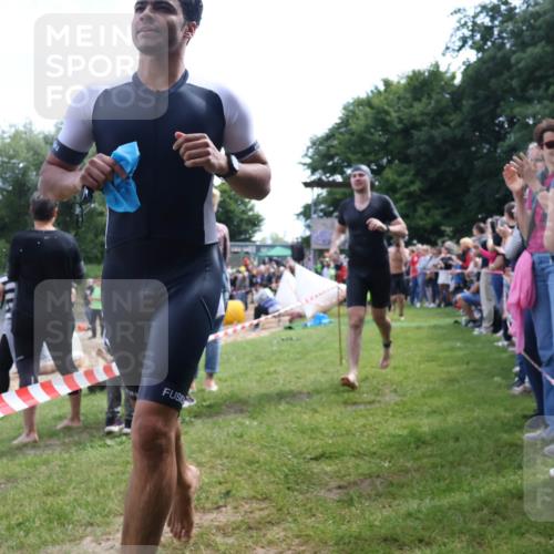 16.06.2024 - 26. Vierlanden-Triathlon Lena Gebhardt http://msf.ph/oto/6300491 16.06.2024 11:00:00 Schwimmen 232, 242, 246, 248, 261, 284, 286, 335, 337, 232, 242, 246, 248, 261, 284, 286, 335, 337 meine-sportfotos.de