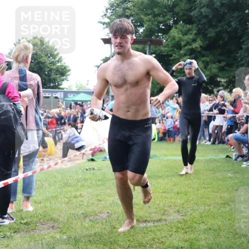 16.06.2024 - 26. Vierlanden-Triathlon Lena Gebhardt http://msf.ph/oto/6300546 16.06.2024 11:00:03 Schwimmen 232, 246, 261, 284, 286, 335, 337, 344, 232, 246, 261, 284, 286, 335, 337, 344 meine-sportfotos.de