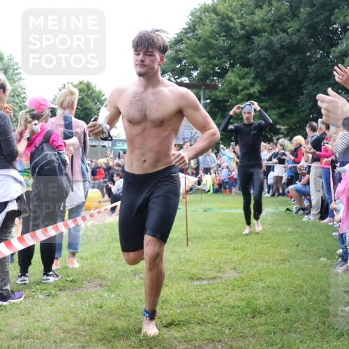 16.06.2024 - 26. Vierlanden-Triathlon Lena Gebhardt http://msf.ph/oto/6300551 16.06.2024 11:00:04 Schwimmen 232, 246, 261, 284, 286, 335, 337, 344, 232, 246, 261, 284, 286, 335, 337, 344 meine-sportfotos.de