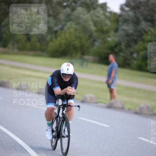 16.06.2024 - 26. Vierlanden-Triathlon Jannik Wohlers http://msf.ph/oto/6300552 16.06.2024 11:38:45 Radfahren 156, 165, 185, 201, 215, 281 meine-sportfotos.de