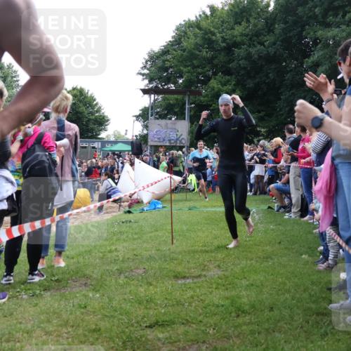16.06.2024 - 26. Vierlanden-Triathlon Lena Gebhardt http://msf.ph/oto/6300563 16.06.2024 11:00:04 Schwimmen 232, 246, 261, 284, 286, 335, 337, 344, 232, 246, 261, 284, 286, 335, 337, 344 meine-sportfotos.de