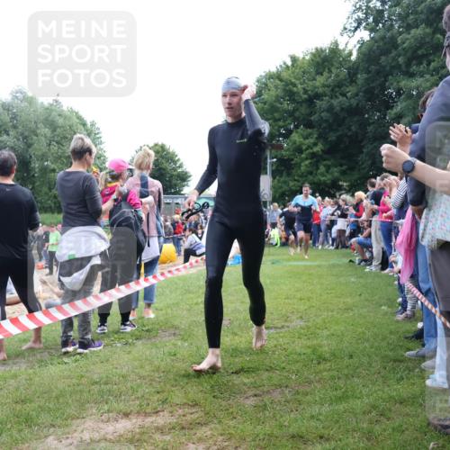 16.06.2024 - 26. Vierlanden-Triathlon Lena Gebhardt http://msf.ph/oto/6300583 16.06.2024 11:00:06 Schwimmen 246, 261, 284, 286, 335, 337, 340, 344, 246, 261, 284, 286, 335, 337, 340, 344 meine-sportfotos.de