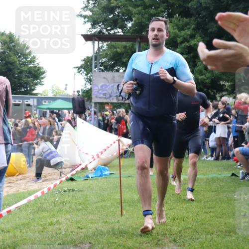 16.06.2024 - 26. Vierlanden-Triathlon Lena Gebhardt http://msf.ph/oto/6300607 16.06.2024 11:00:08 Schwimmen 246, 261, 283, 284, 286, 335, 340, 344, 1274, 246, 261, 283, 284, 286, 335, 340, 344, 1274 meine-sportfotos.de