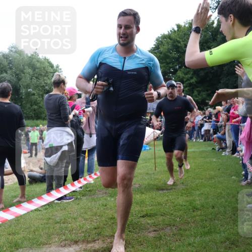 16.06.2024 - 26. Vierlanden-Triathlon Lena Gebhardt http://msf.ph/oto/6300635 16.06.2024 11:00:10 Schwimmen 246, 261, 283, 286, 335, 340, 344, 1274, 246, 261, 283, 286, 335, 340, 344, 1274 meine-sportfotos.de