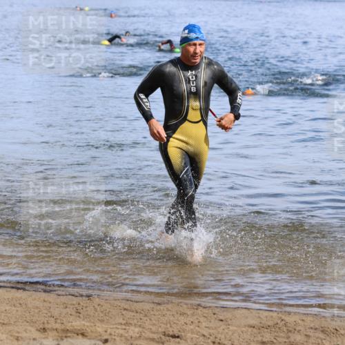 16.06.2024 - 26. Vierlanden-Triathlon Strokosch-Dieckow http://msf.ph/oto/6300674 16.06.2024 09:42:46 Schwimmen 82, 114, 129, 166, 82, 114, 129, 166 meine-sportfotos.de