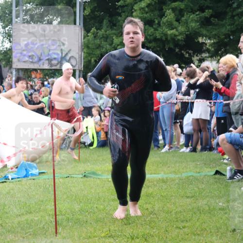 16.06.2024 - 26. Vierlanden-Triathlon Lena Gebhardt http://msf.ph/oto/6300726 16.06.2024 11:00:18 Schwimmen 276, 283, 340, 344, 1274, 276, 283, 340, 344, 1274 meine-sportfotos.de