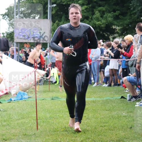16.06.2024 - 26. Vierlanden-Triathlon Lena Gebhardt http://msf.ph/oto/6300731 16.06.2024 11:00:18 Schwimmen 276, 283, 340, 344, 1274, 276, 283, 340, 344, 1274 meine-sportfotos.de